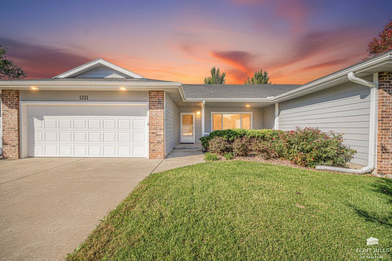 1221 NW 5th Street, Abilene, KS 67410