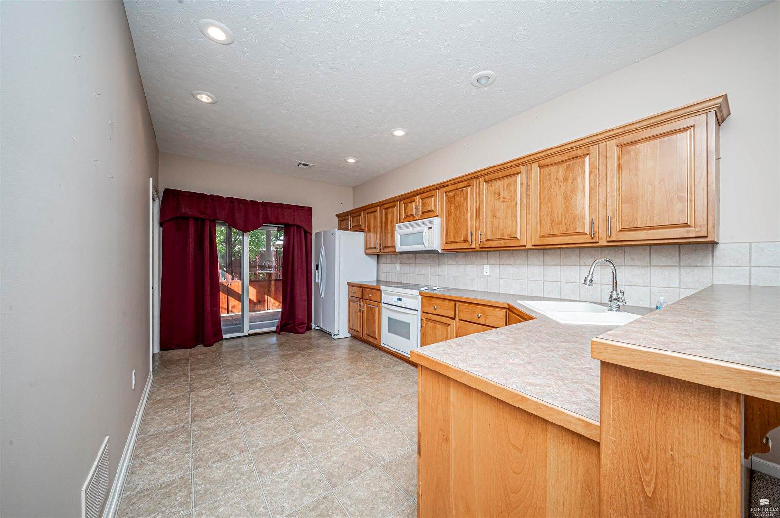 1221 NW 5th Street, Abilene, KS 67410