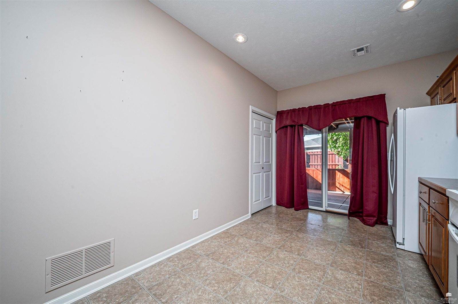 1221 NW 5th Street, Abilene, KS 67410