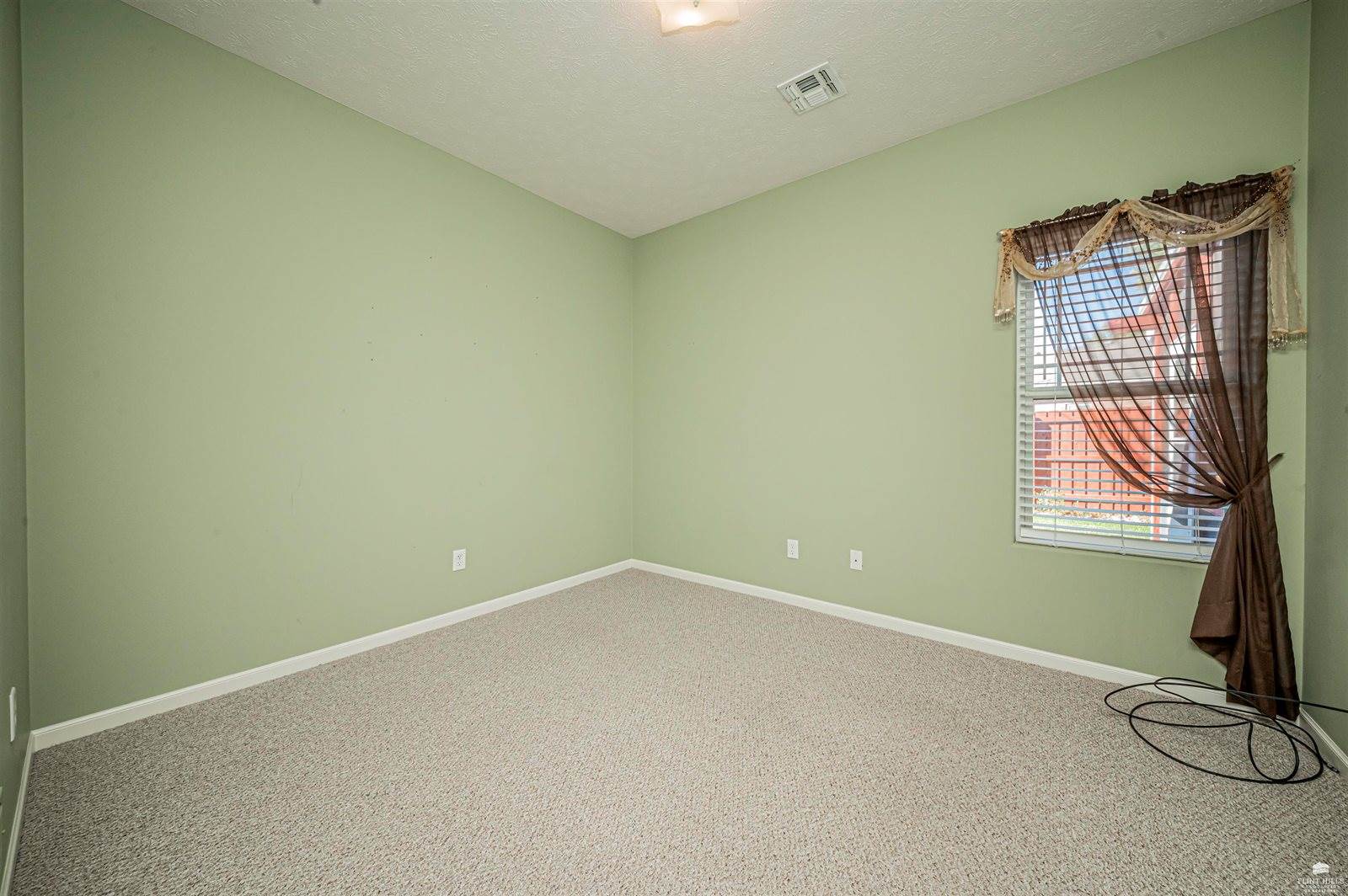 1221 NW 5th Street, Abilene, KS 67410