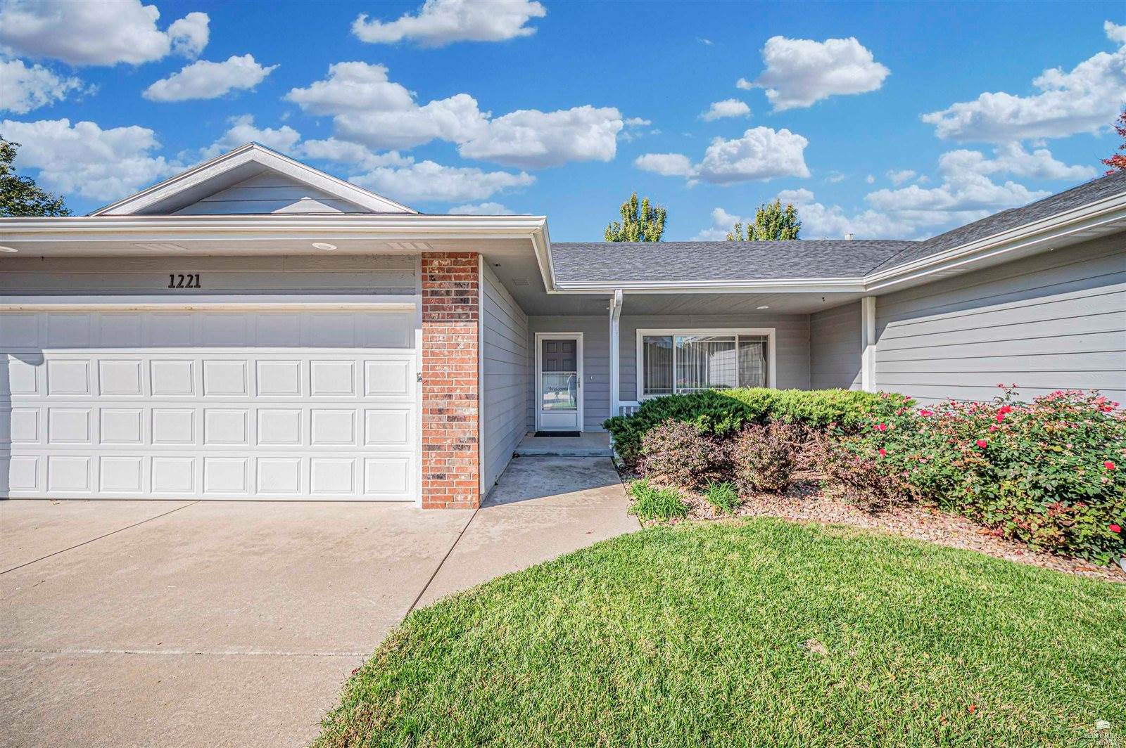 1221 NW 5th Street, Abilene, KS 67410