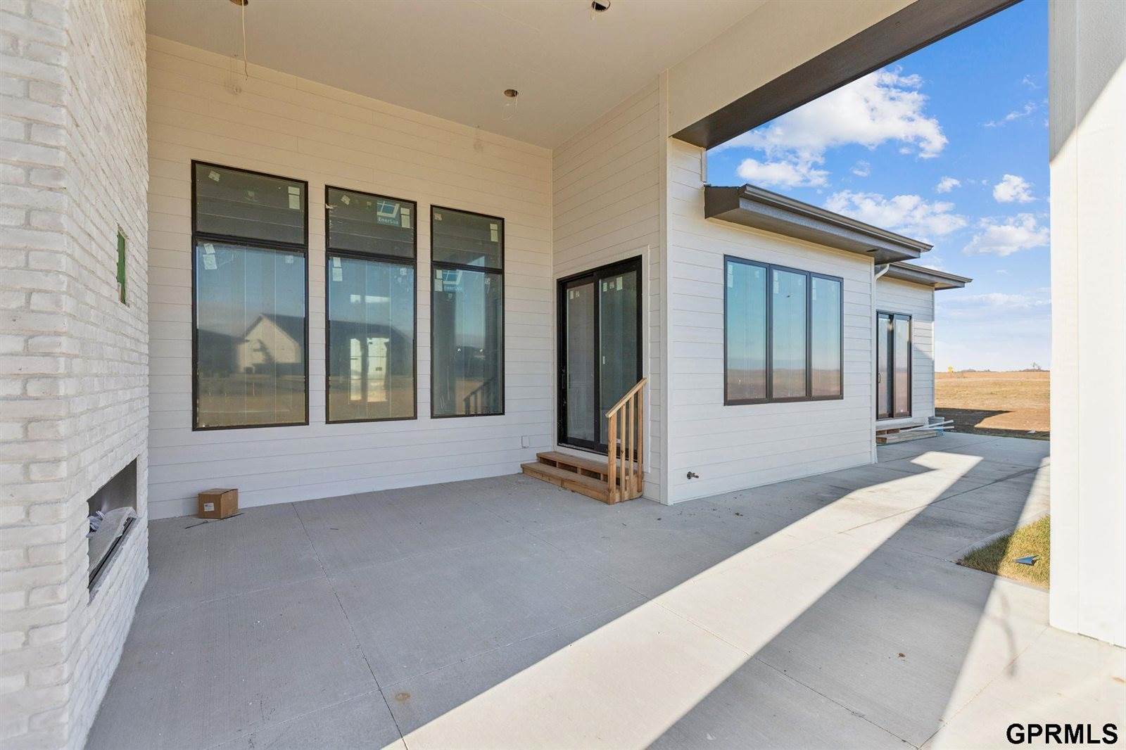 5763 Kestrel Parkway, Elkhorn, NE 68022