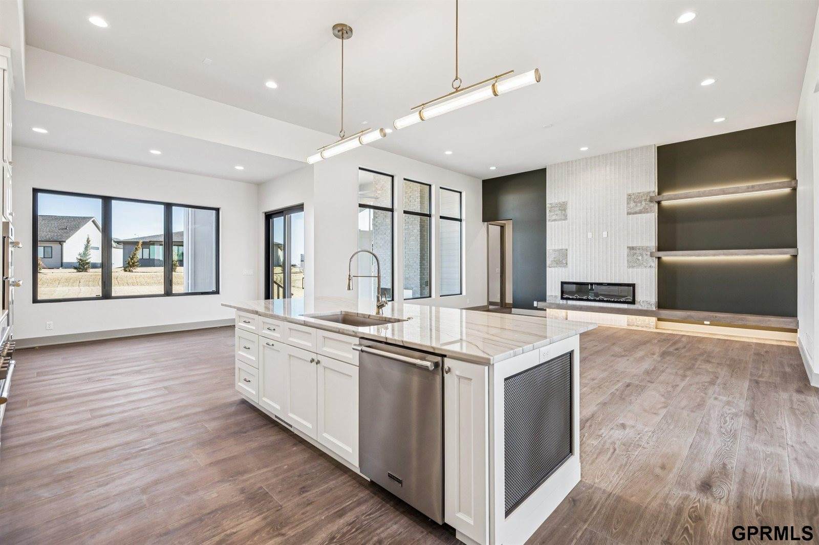 5763 Kestrel Parkway, Elkhorn, NE 68022