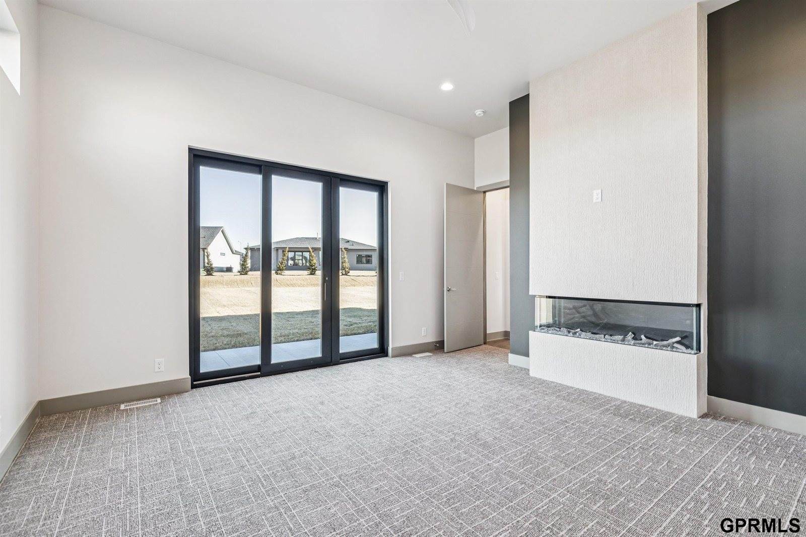 5763 Kestrel Parkway, Elkhorn, NE 68022