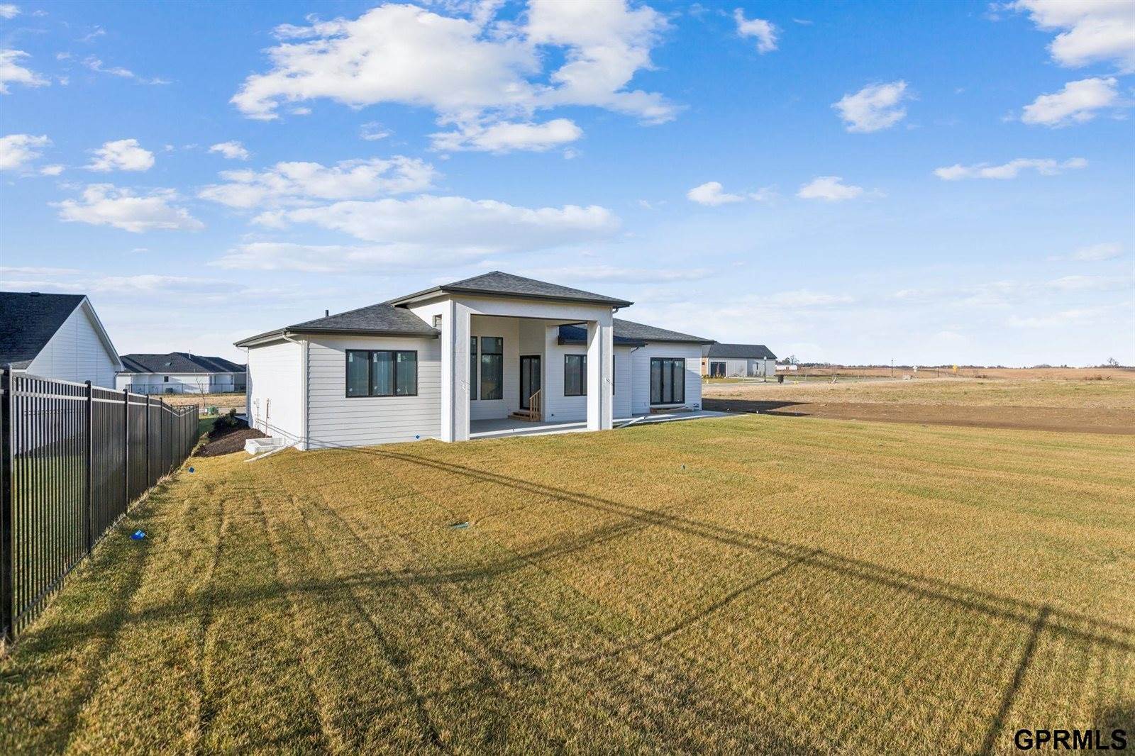 5763 Kestrel Parkway, Elkhorn, NE 68022