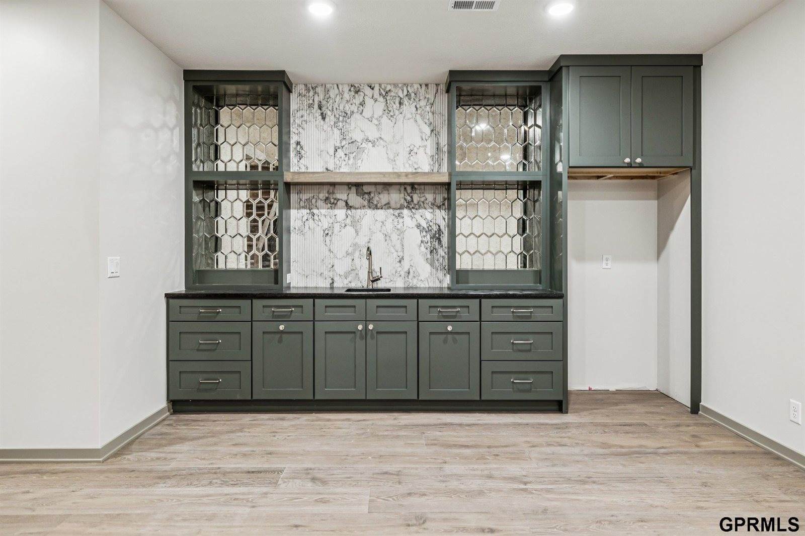 5763 Kestrel Parkway, Elkhorn, NE 68022