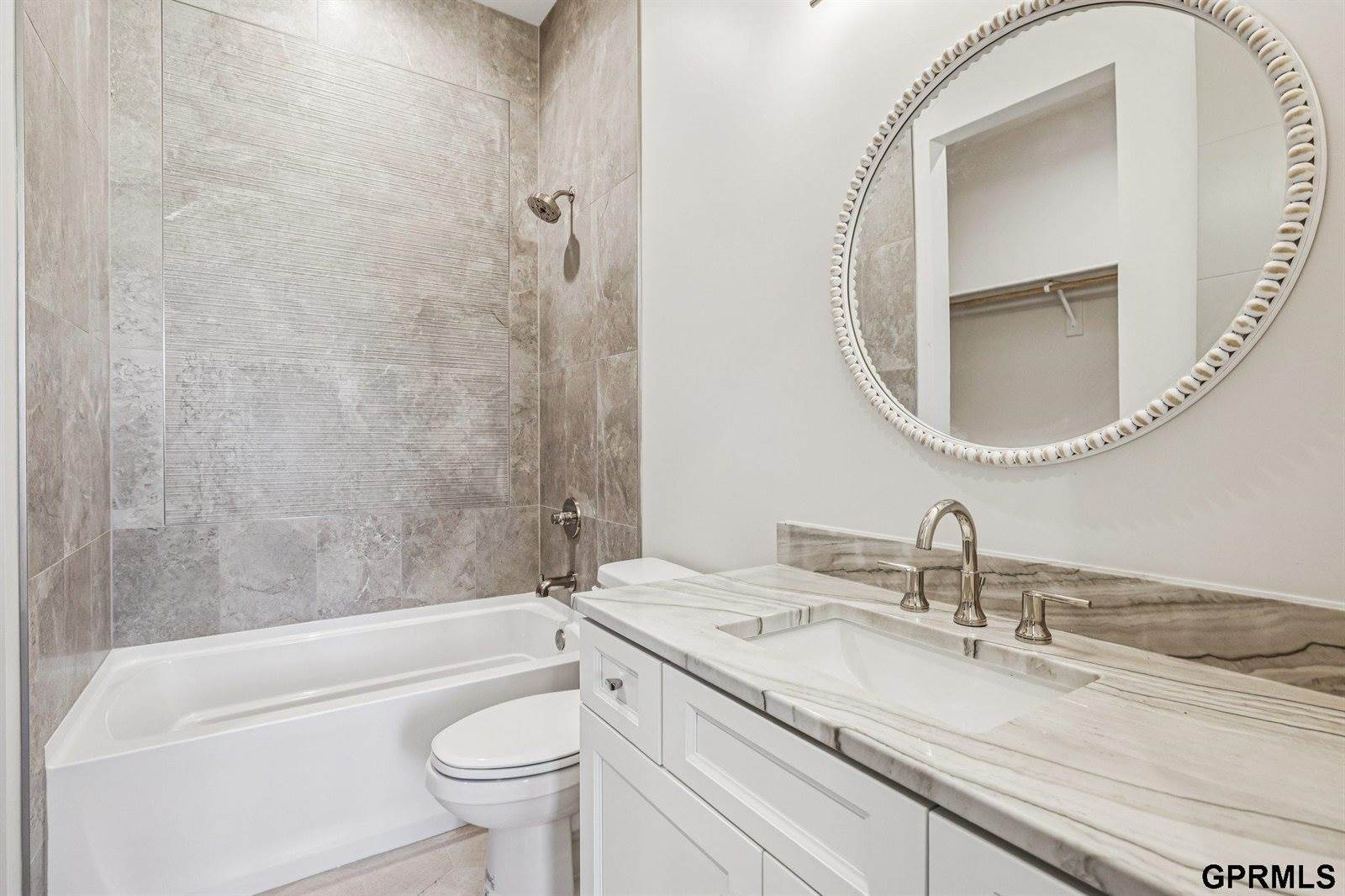 5763 Kestrel Parkway, Elkhorn, NE 68022