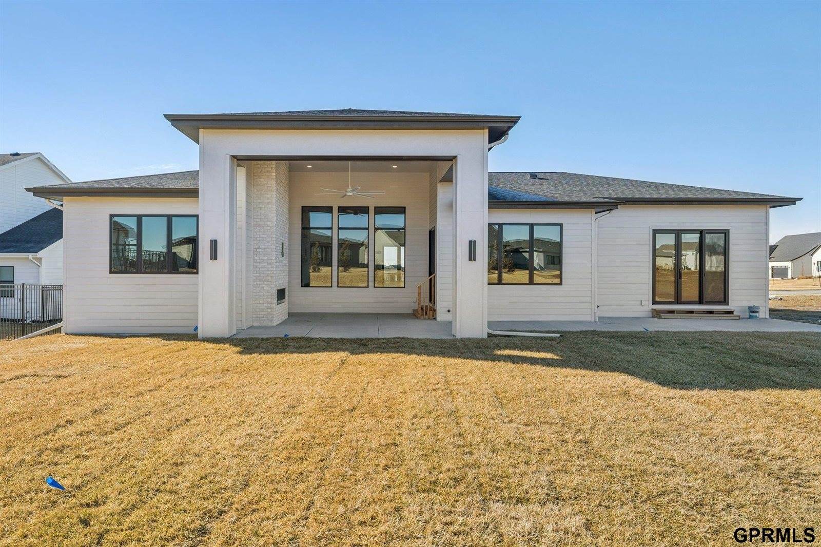 5763 Kestrel Parkway, Elkhorn, NE 68022