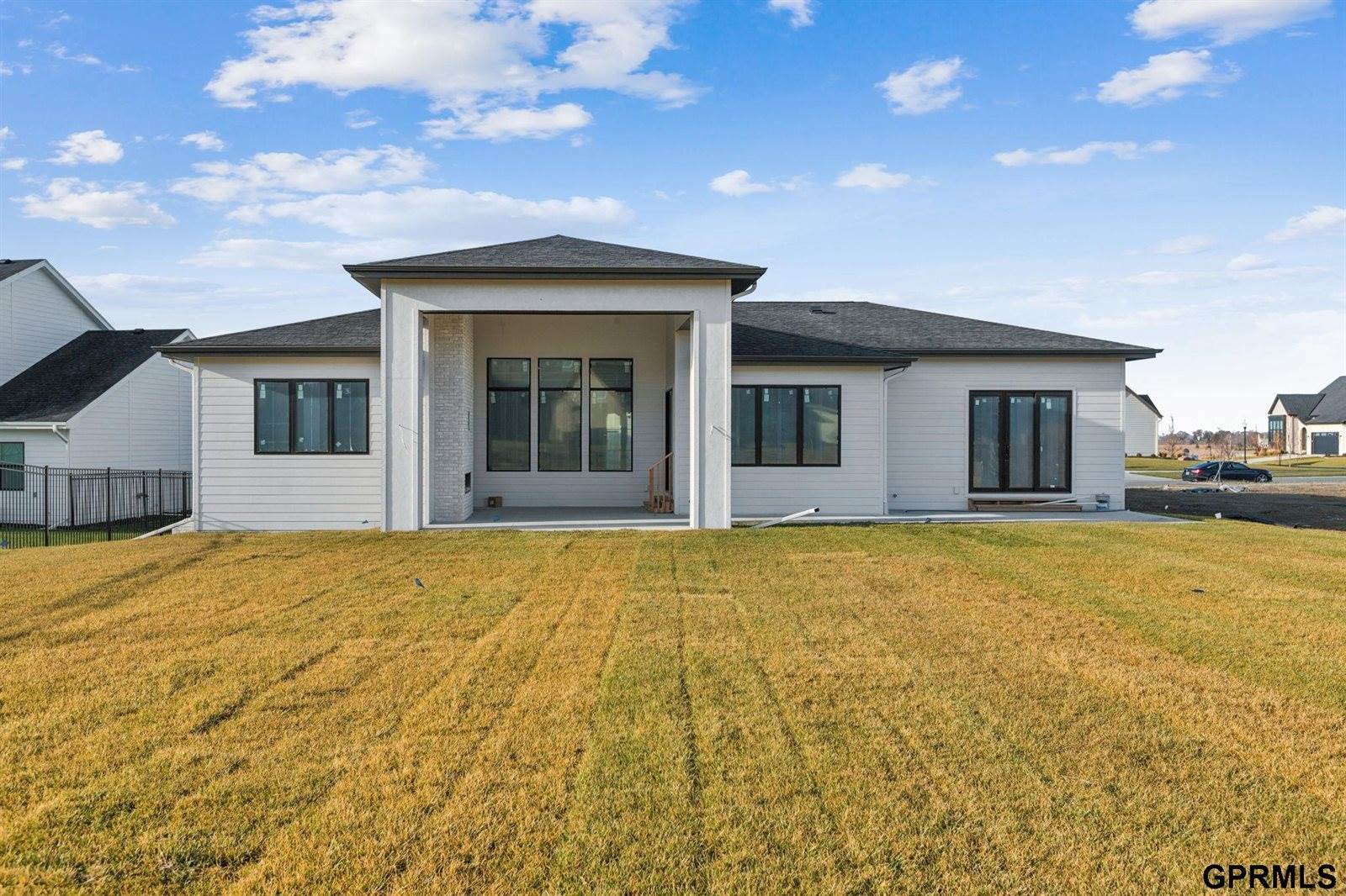 5763 Kestrel Parkway, Elkhorn, NE 68022