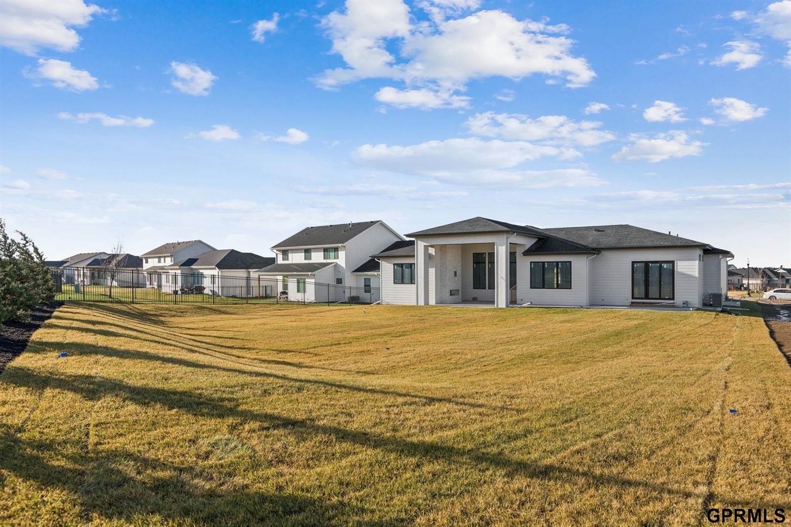 5763 Kestrel Parkway, Elkhorn, NE 68022