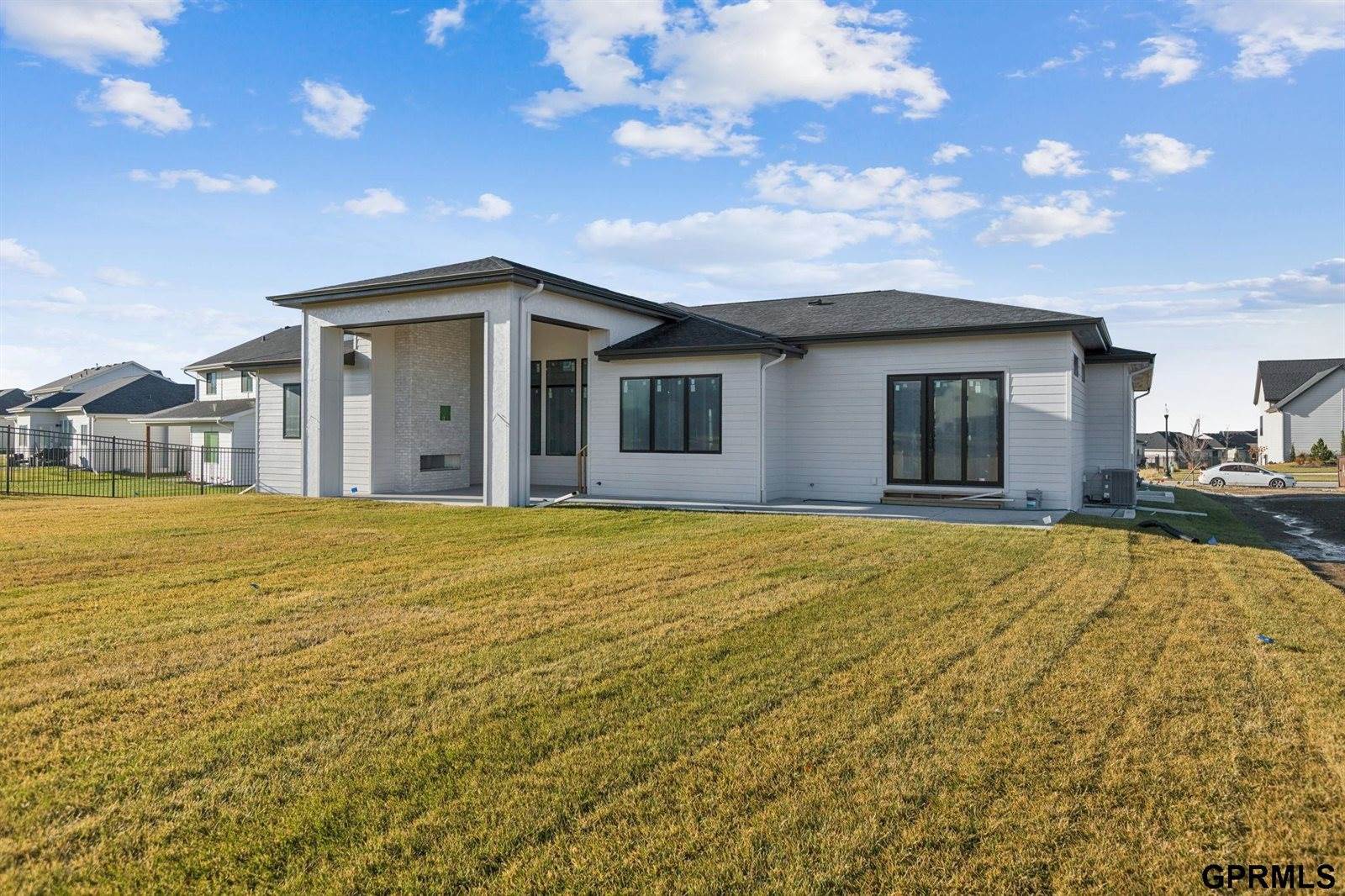 5763 Kestrel Parkway, Elkhorn, NE 68022