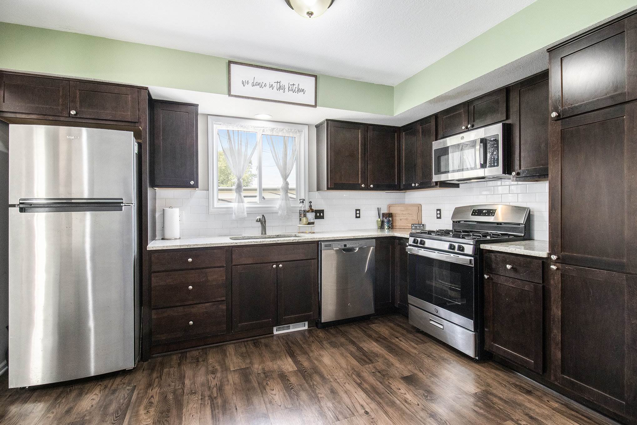 2049 W Sterns Rd, Temperance, MI 48182