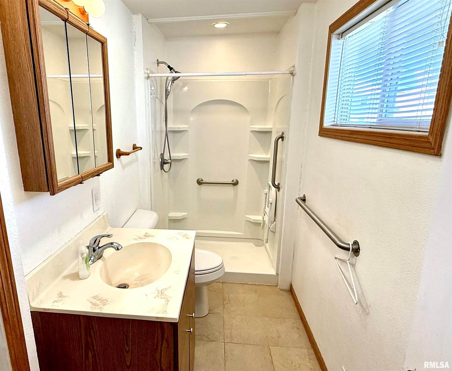 815 1ST Street, Colona, IL 61241