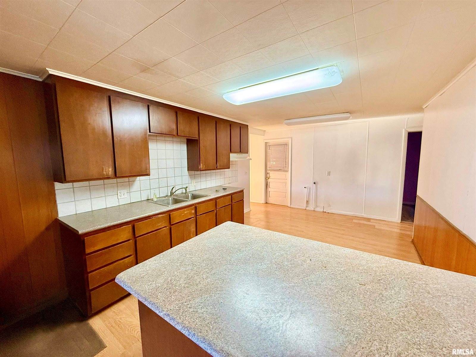 815 1ST Street, Colona, IL 61241