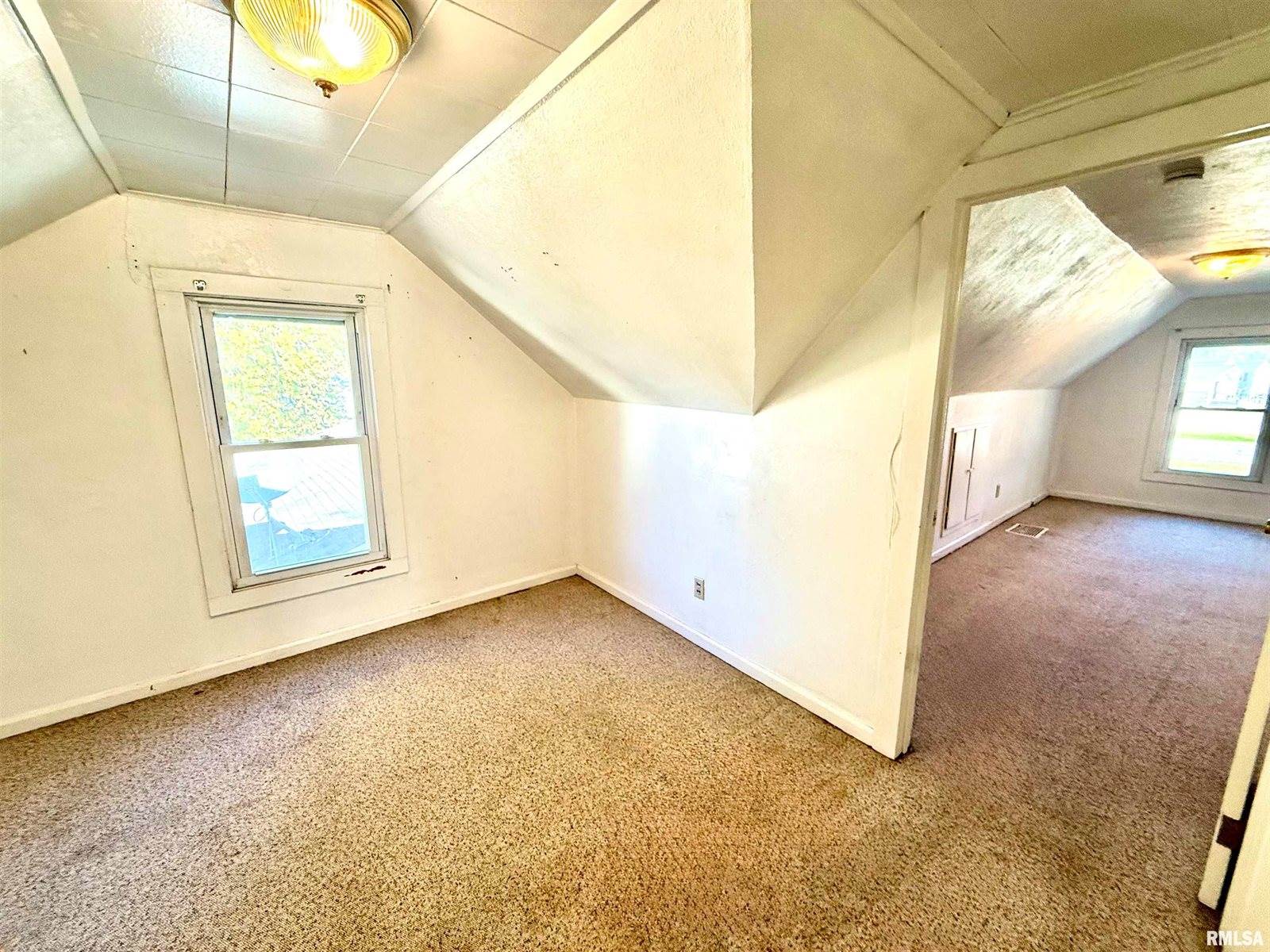 815 1ST Street, Colona, IL 61241