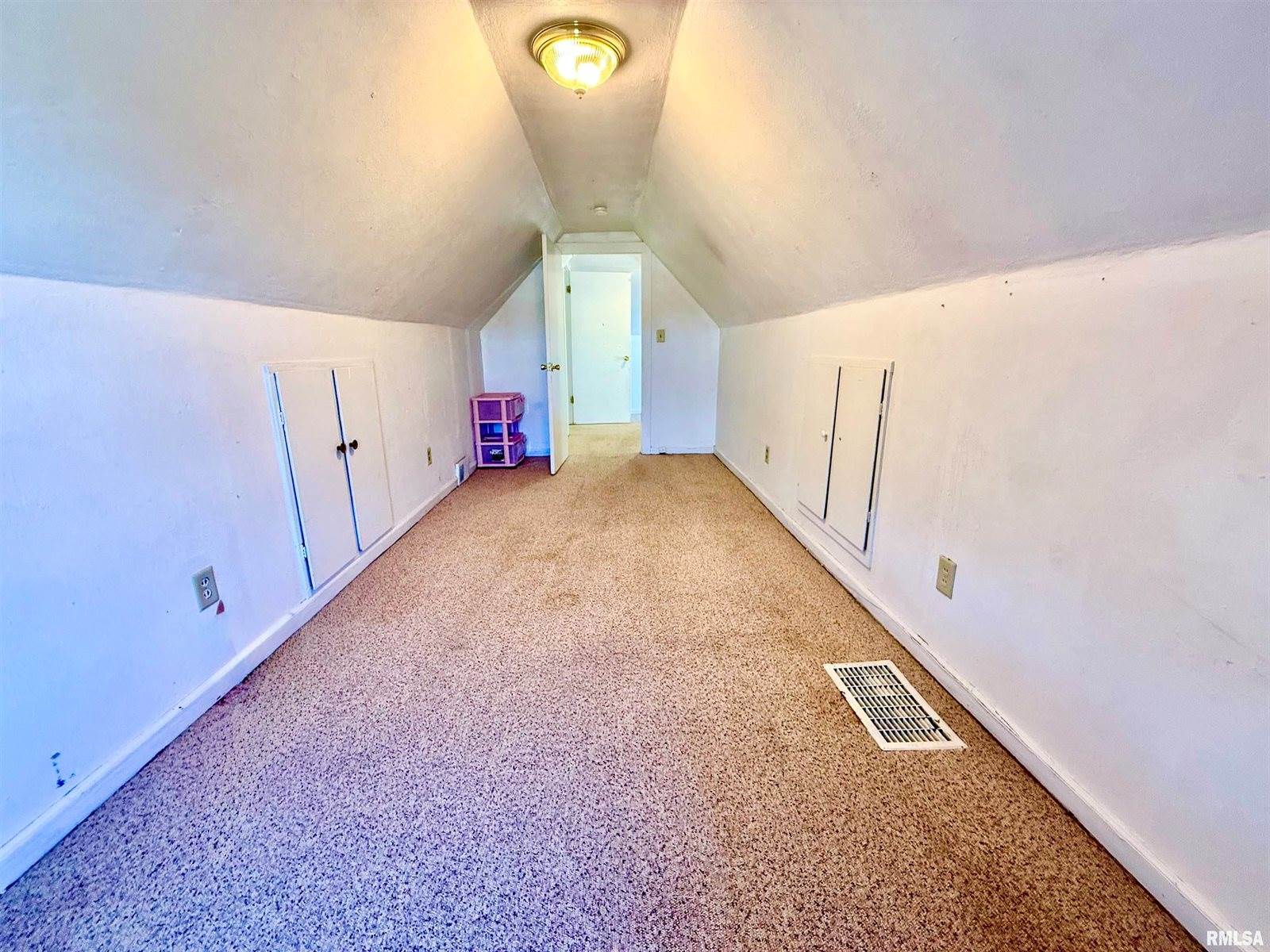 815 1ST Street, Colona, IL 61241