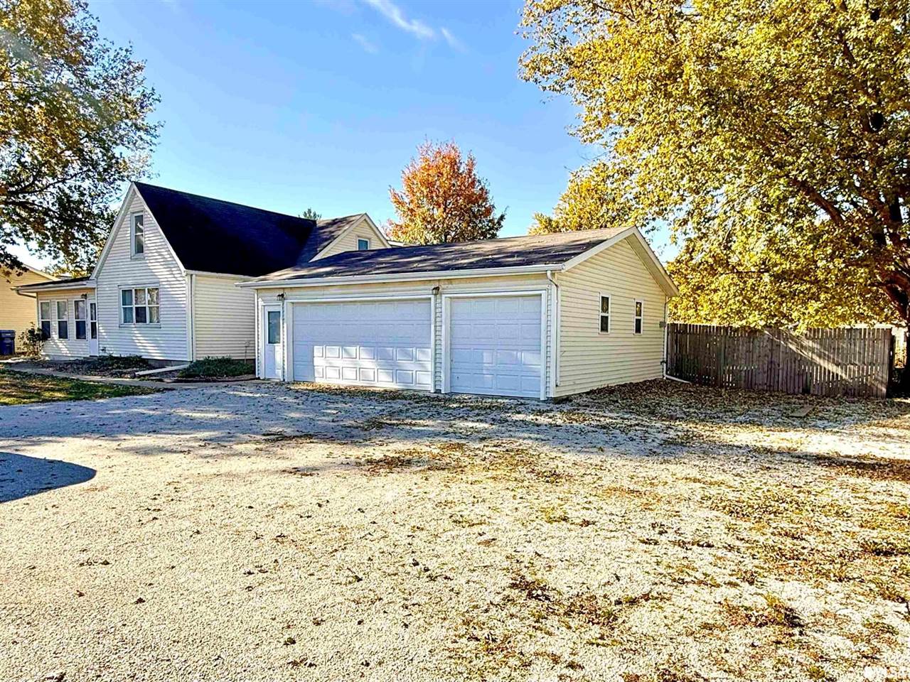 815 1ST Street, Colona, IL 61241