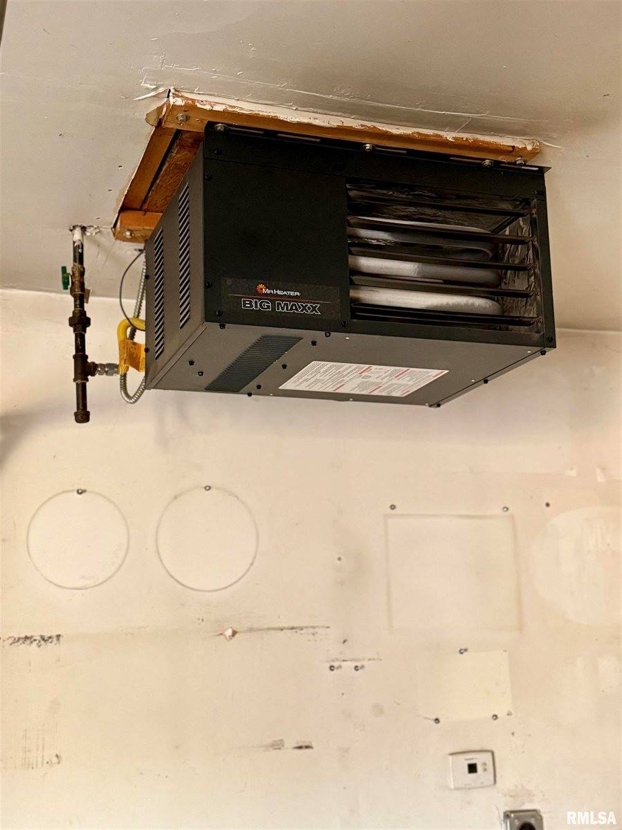 815 1ST Street, Colona, IL 61241