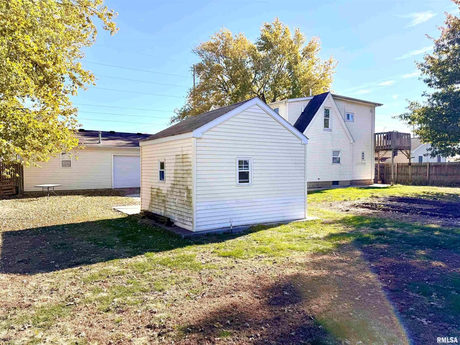 815 1ST Street, Colona, IL 61241