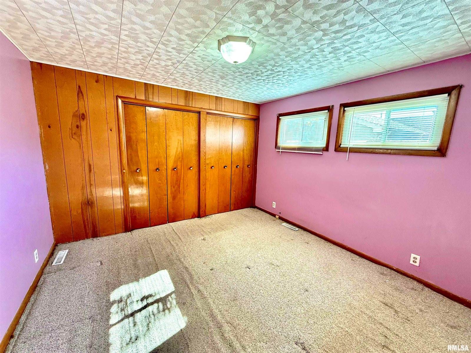 815 1ST Street, Colona, IL 61241