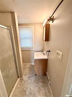 815 1ST Street, Colona, IL 61241