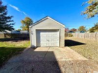 815 1ST Street, Colona, IL 61241