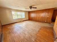 815 1ST Street, Colona, IL 61241