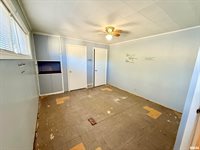 815 1ST Street, Colona, IL 61241