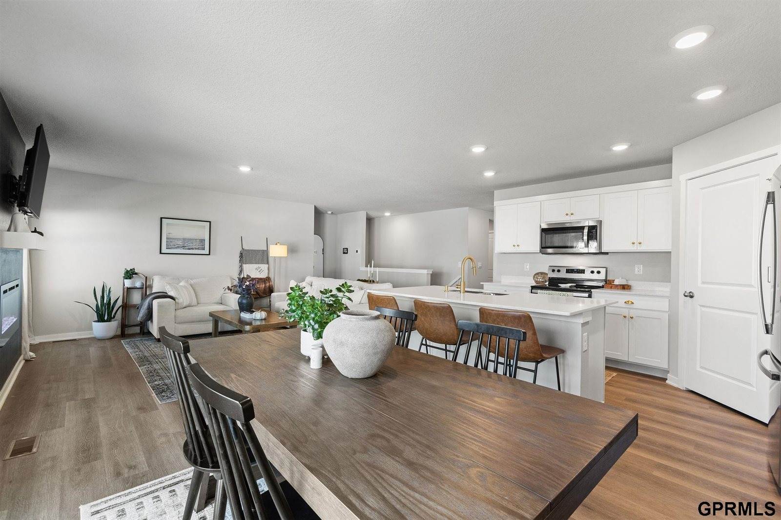 8507 South 184Th Street, Omaha, NE 68136