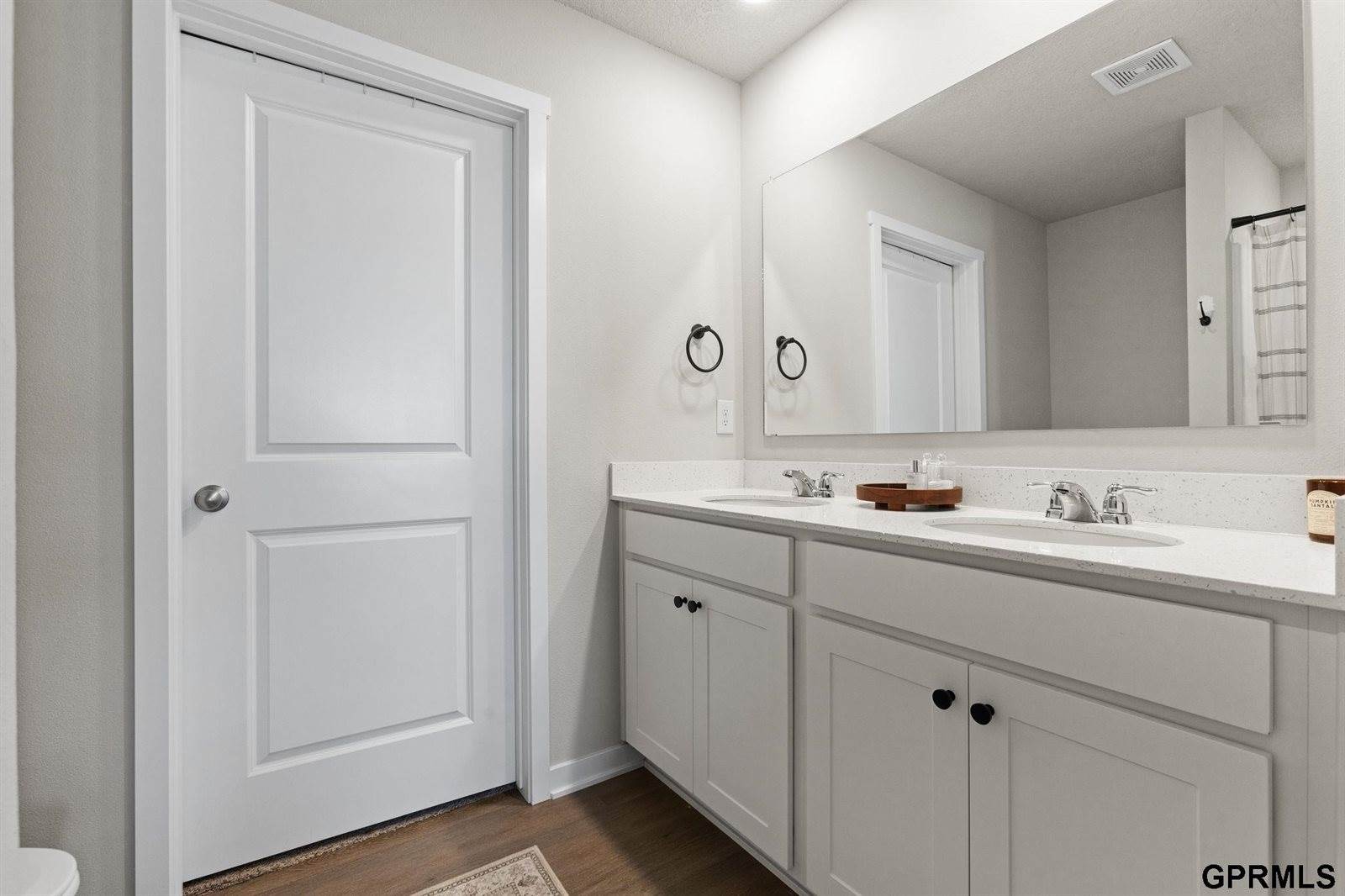 8507 South 184Th Street, Omaha, NE 68136