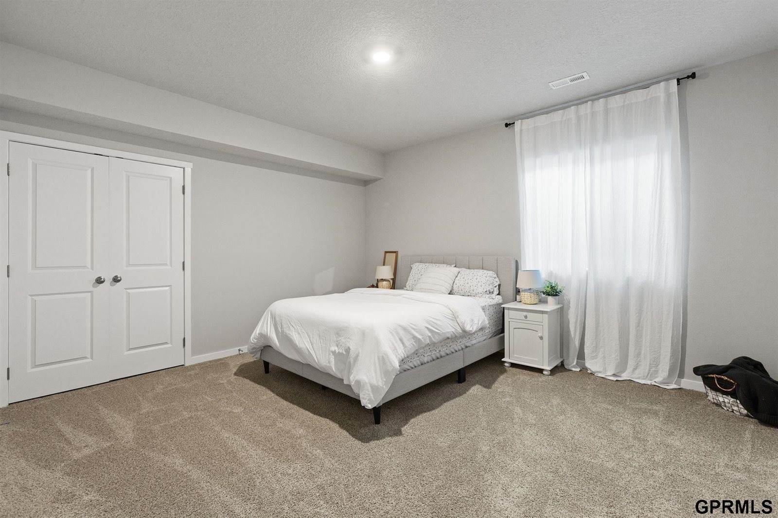 8507 South 184Th Street, Omaha, NE 68136