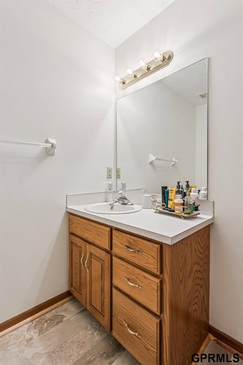 6304 North 103Rd Street, Omaha, NE 68134