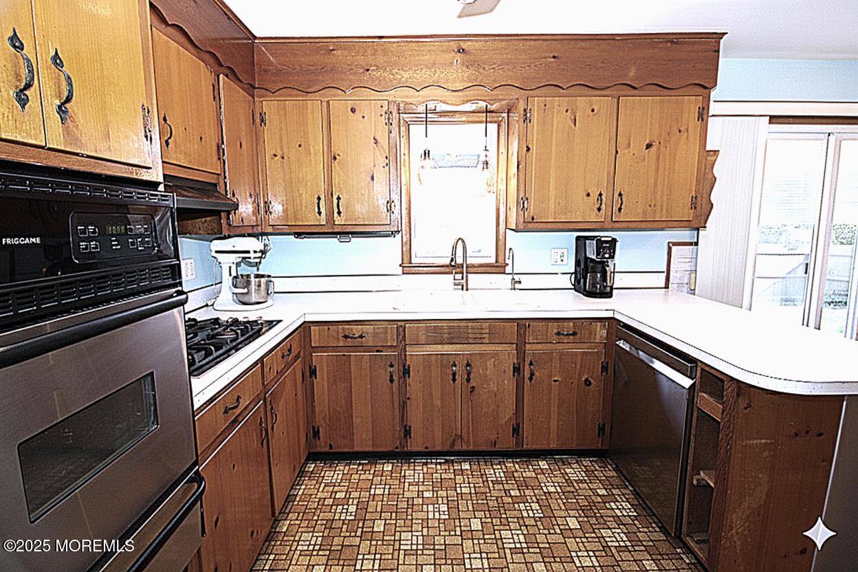 60 Shell Street, Beachwood, NJ 08722