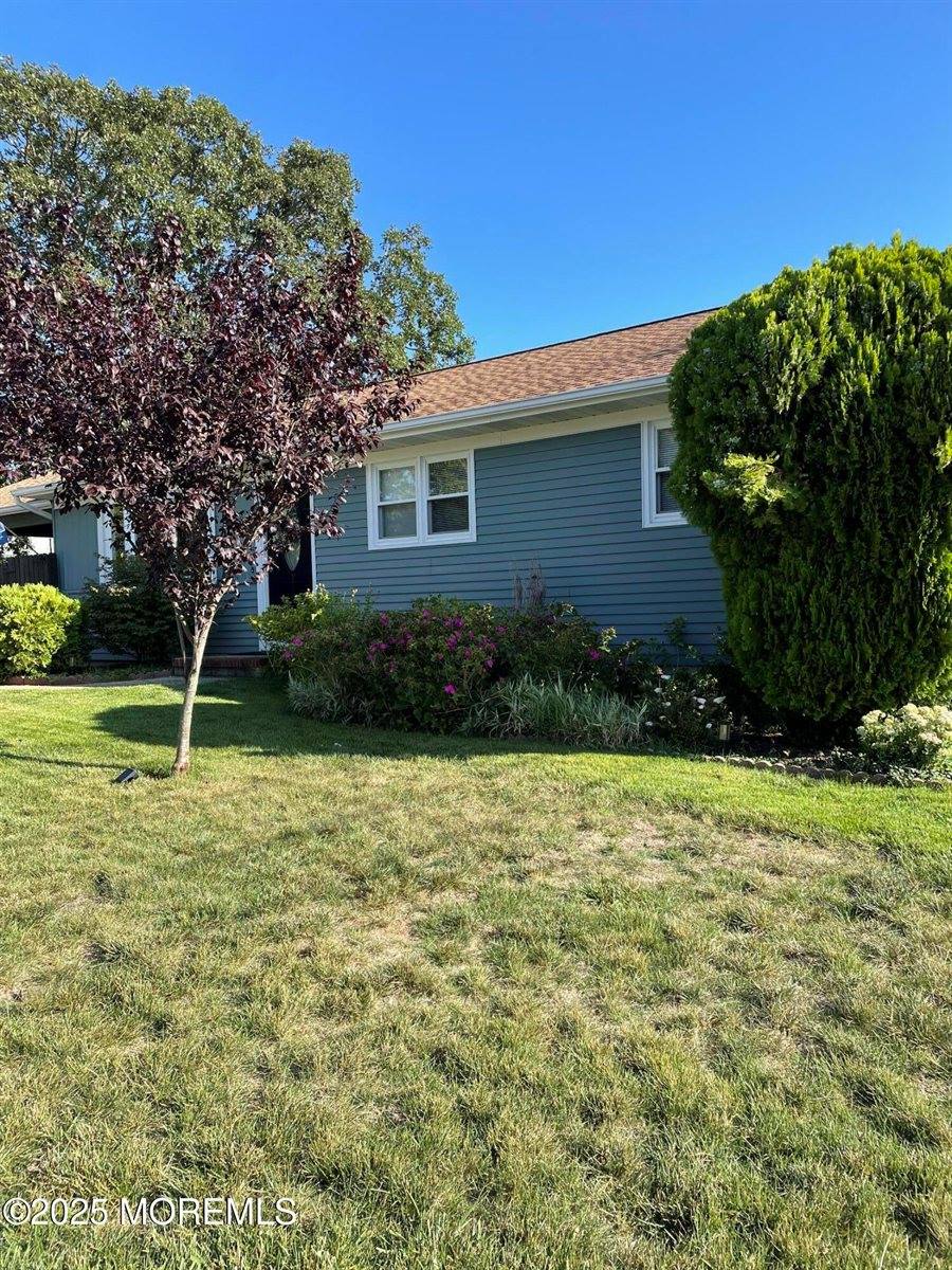 60 Shell Street, Beachwood, NJ 08722