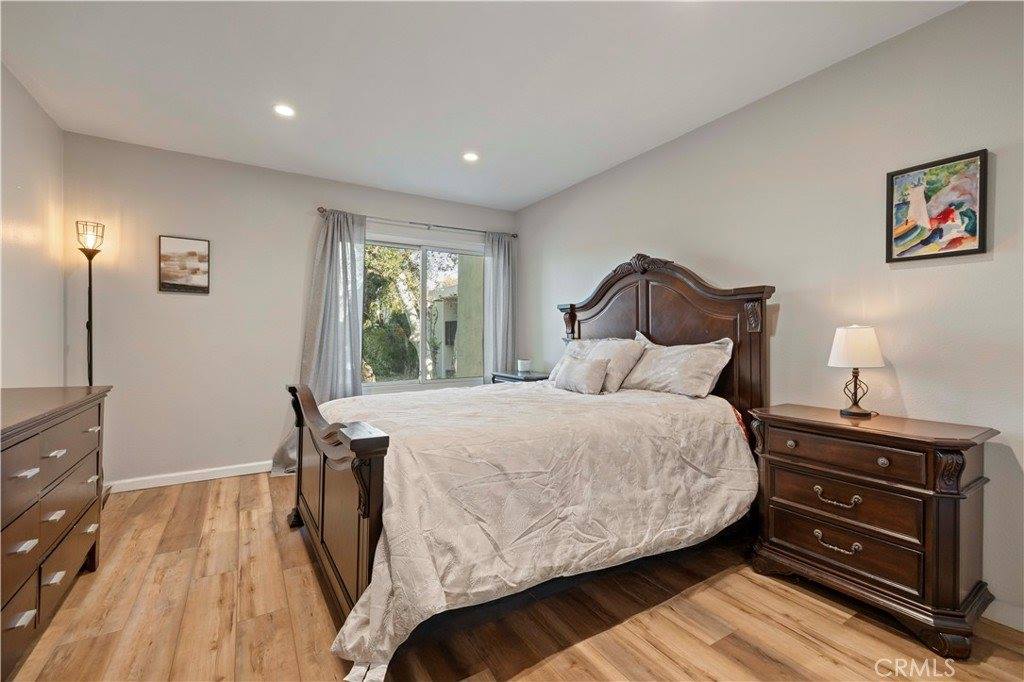 23515 Lyons, #225, Valencia, CA 91355