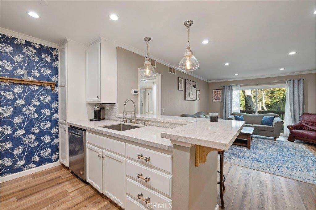 23515 Lyons, #225, Valencia, CA 91355