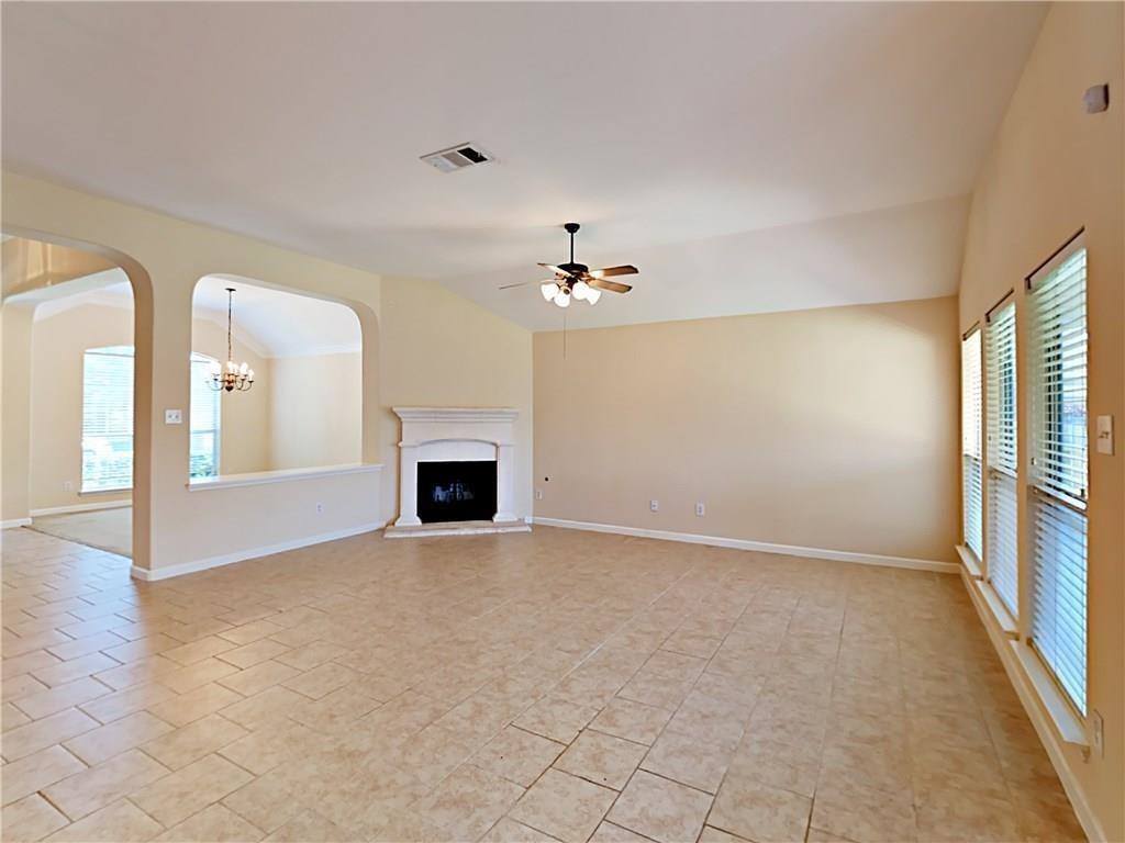 4935 Screech Owl Lane, Grand Prairie, TX 75052