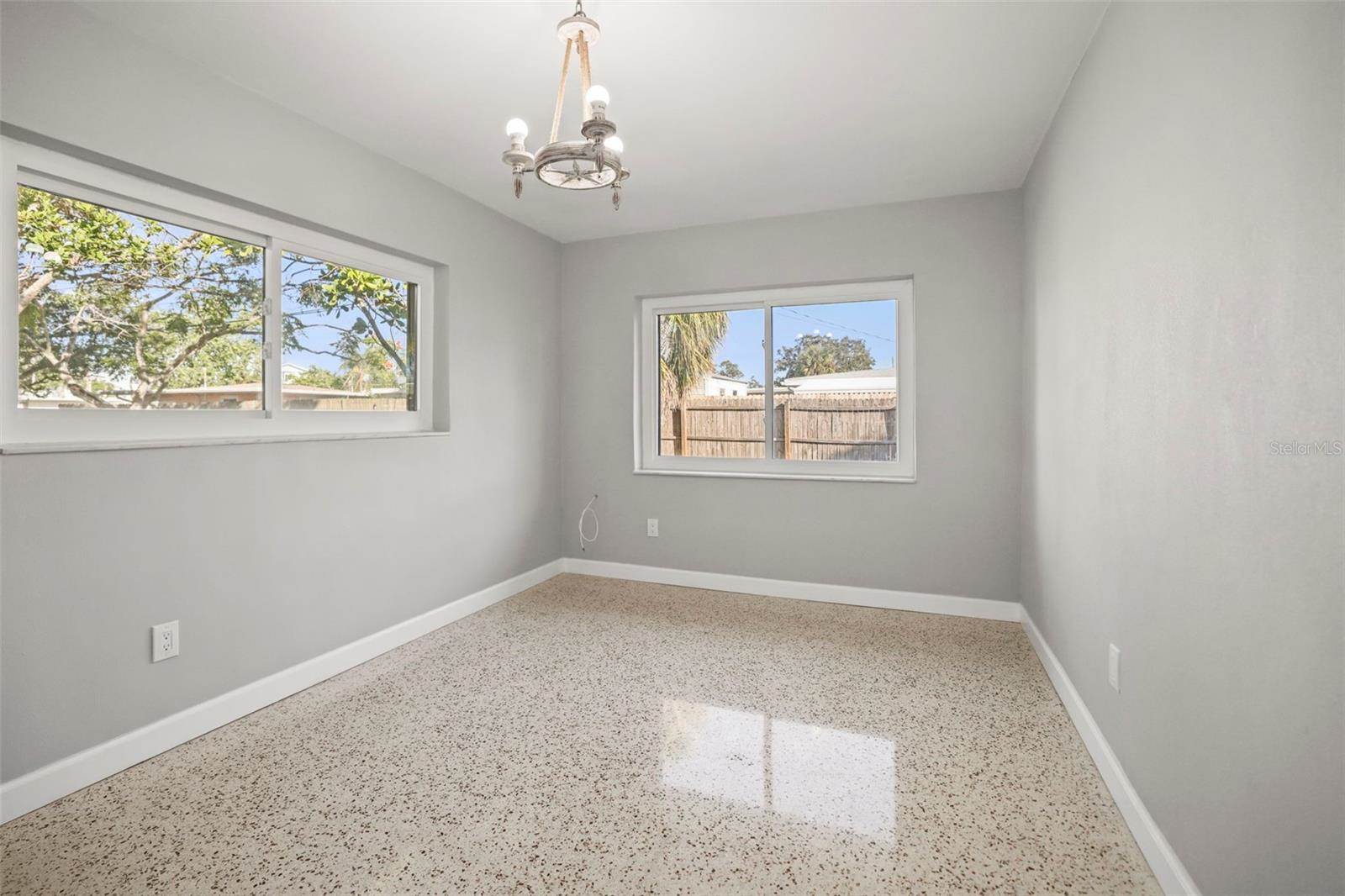 560 Baywood Drive South, Dunedin, FL 34698