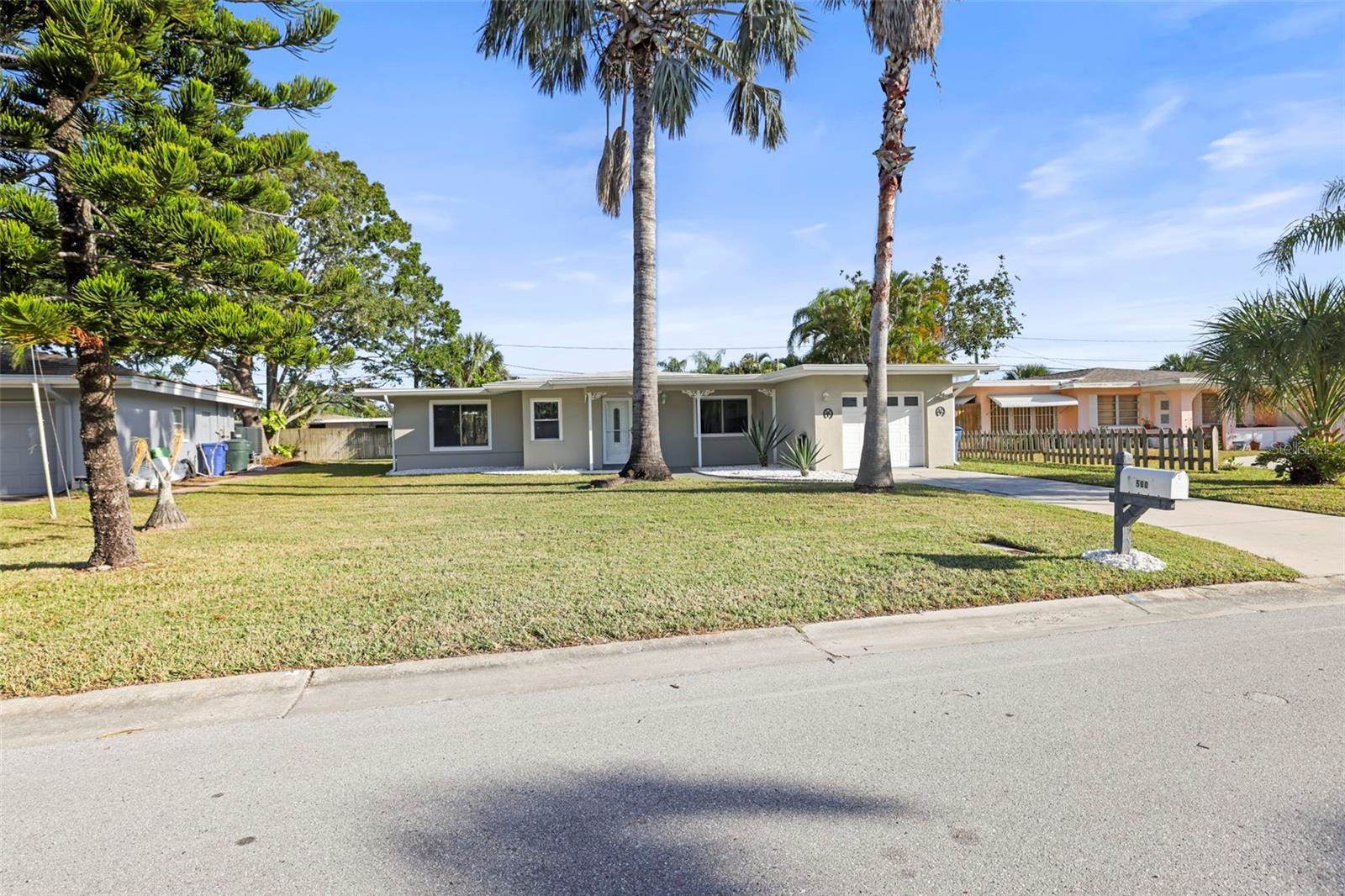 560 Baywood Drive South, Dunedin, FL 34698