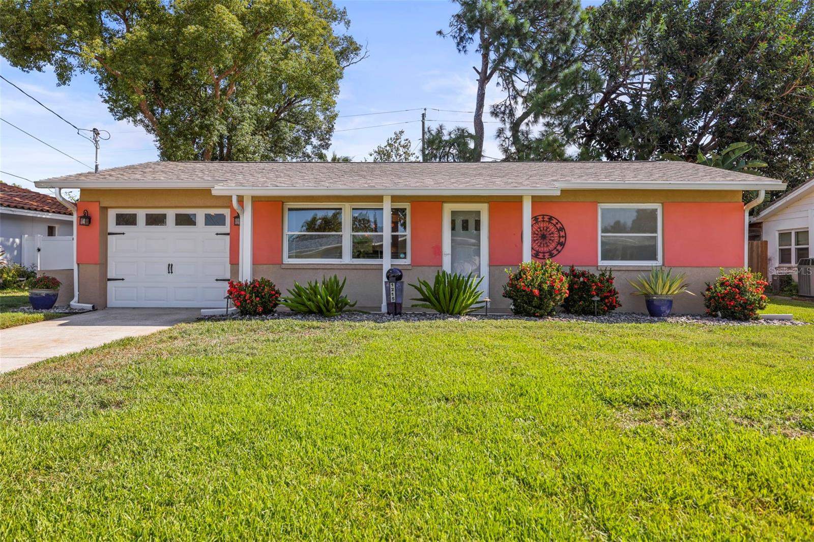 1215 Lazy Lake Road East, Dunedin, FL 34698