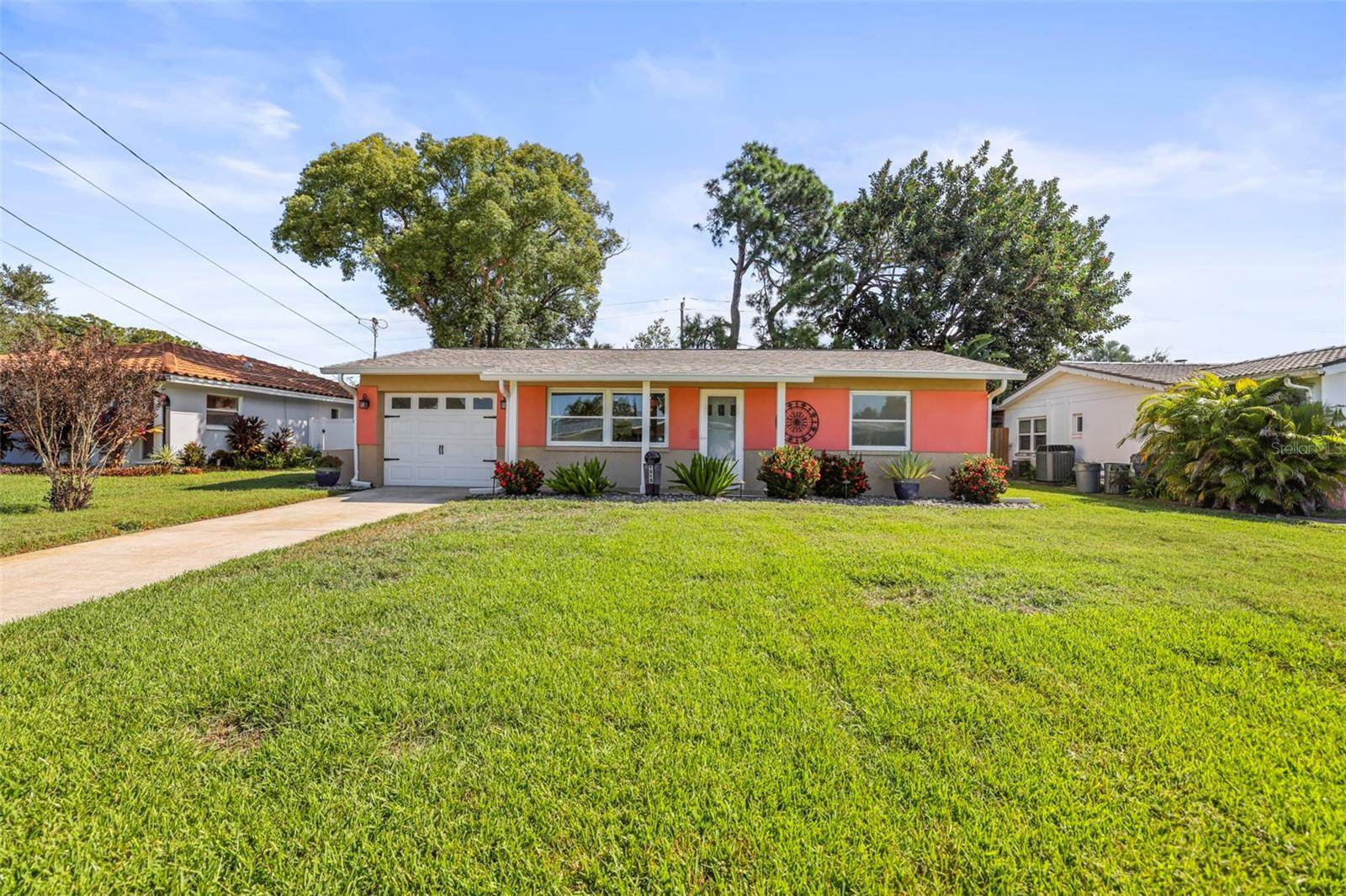 1215 Lazy Lake Road East, Dunedin, FL 34698