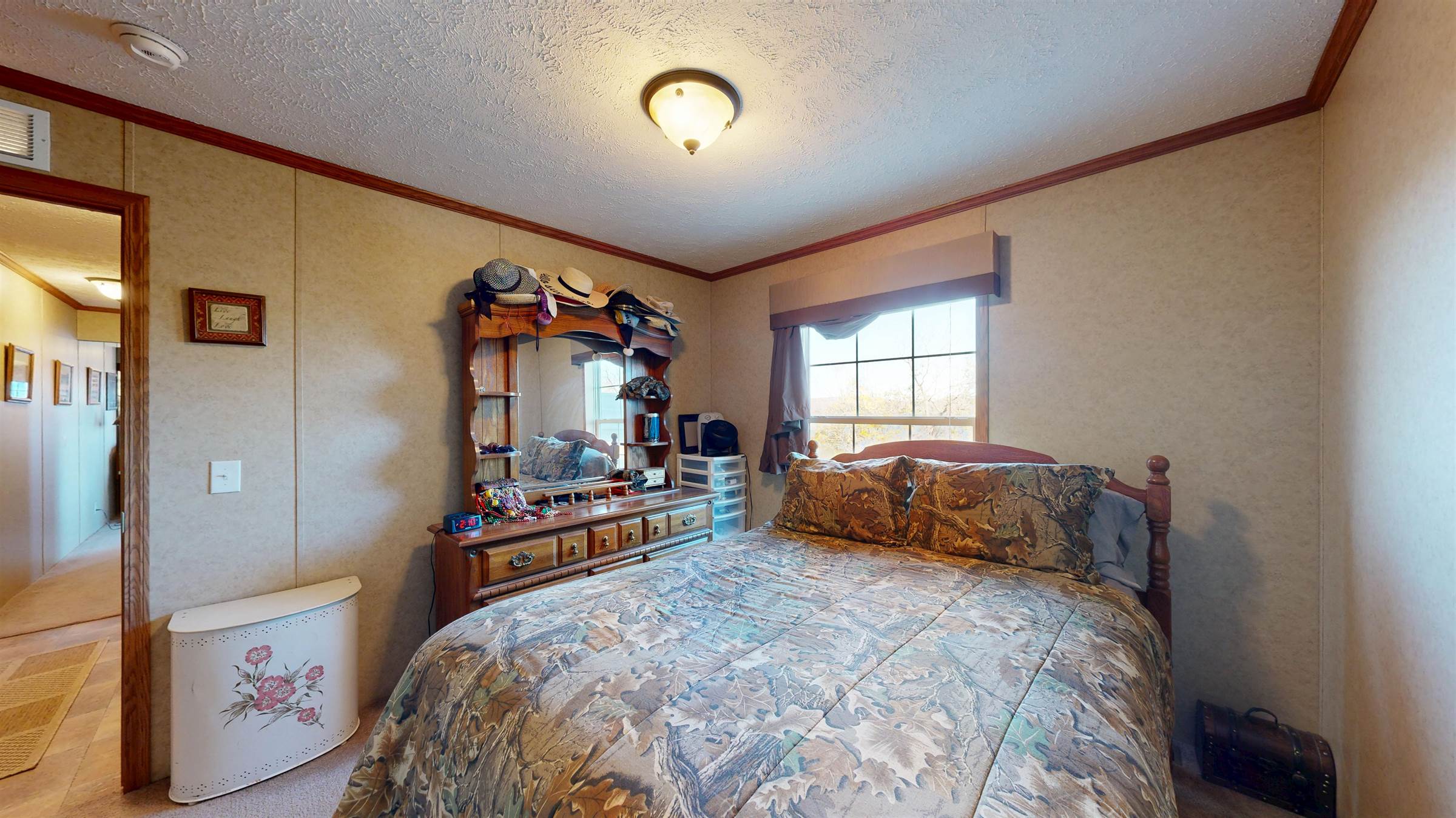 1670 River View Rd, Unit 4, Lansing, IA 52151