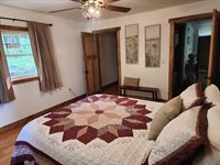 26378 Drake Ln, Henrietta, WI 53924