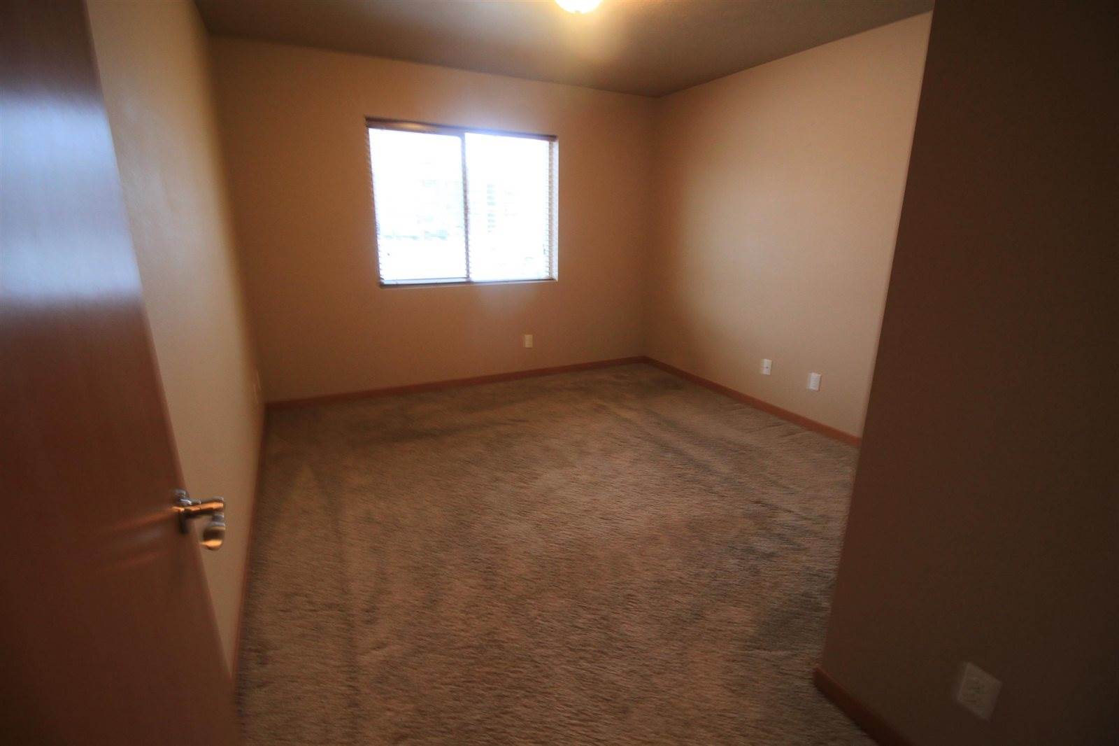 1620 20th Ave #101 NW, Minot, ND 58703