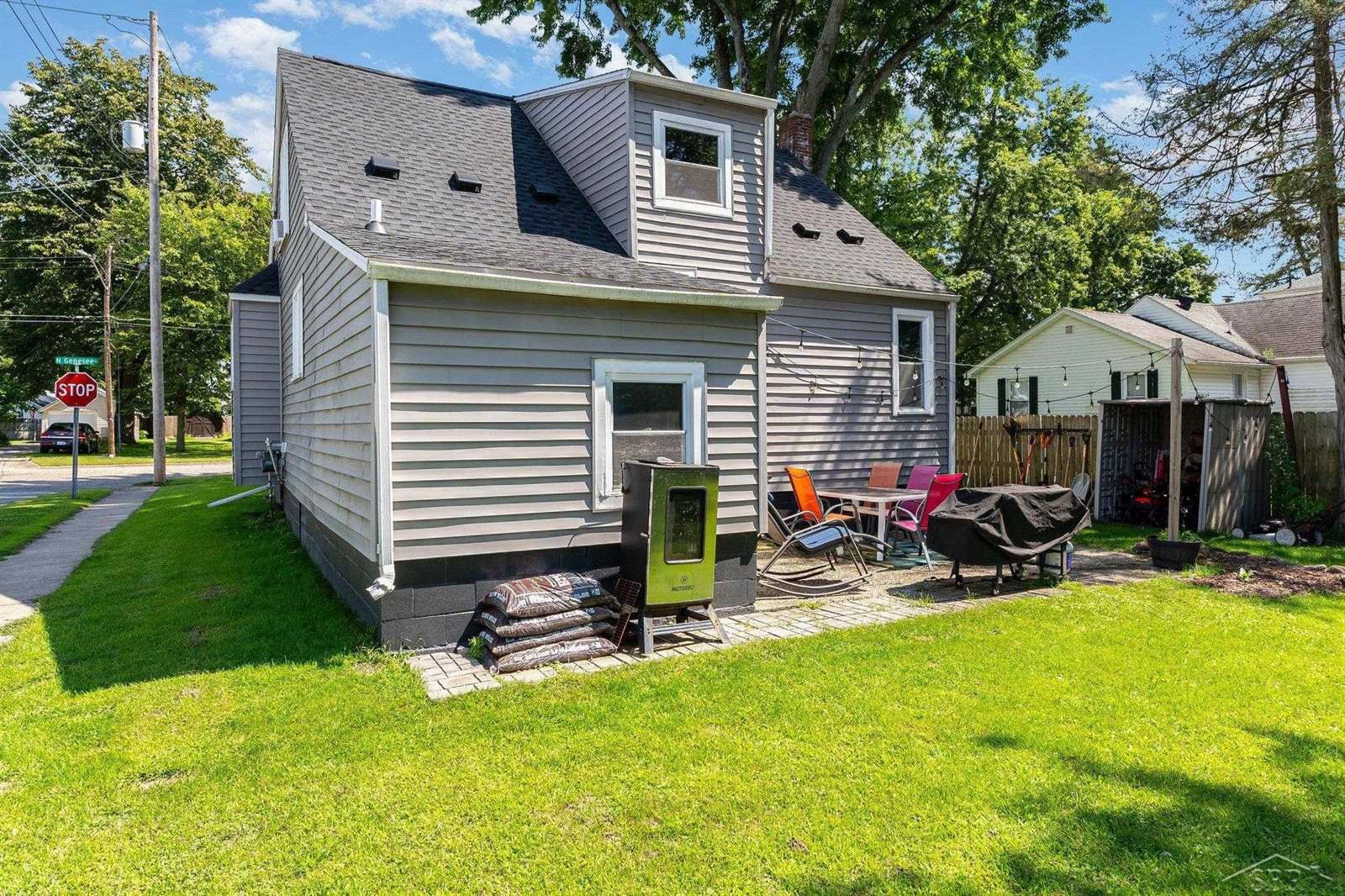 157 N Genesee Street, Montrose, MI 48457