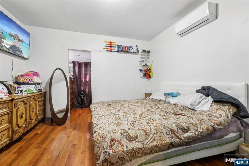 99 Alexander, Newark, NJ 07106