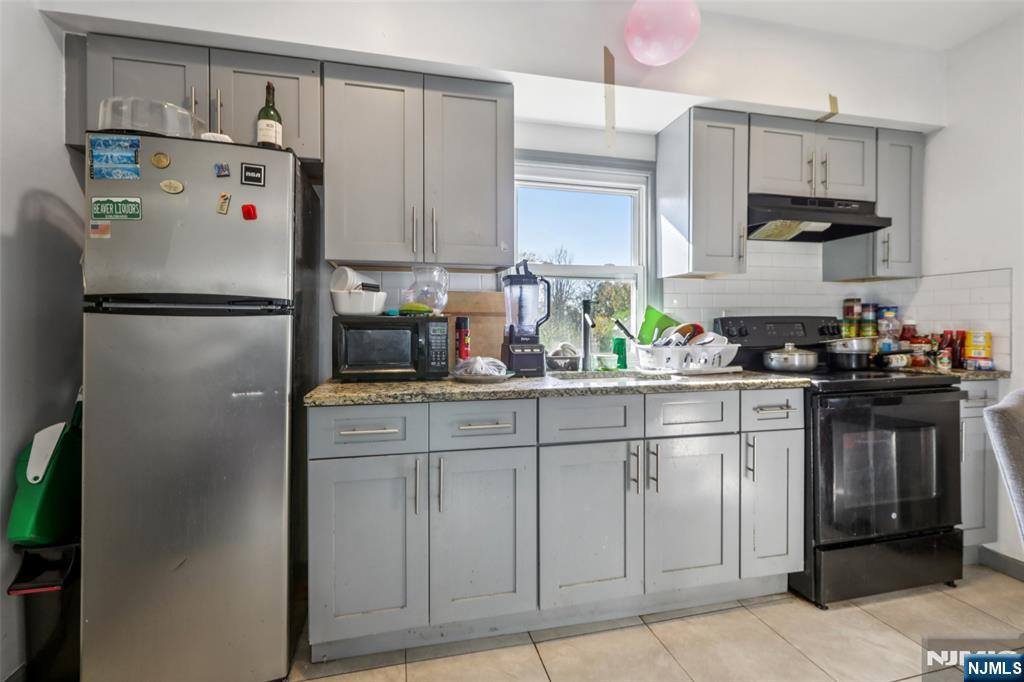 99 Alexander, Newark, NJ 07106