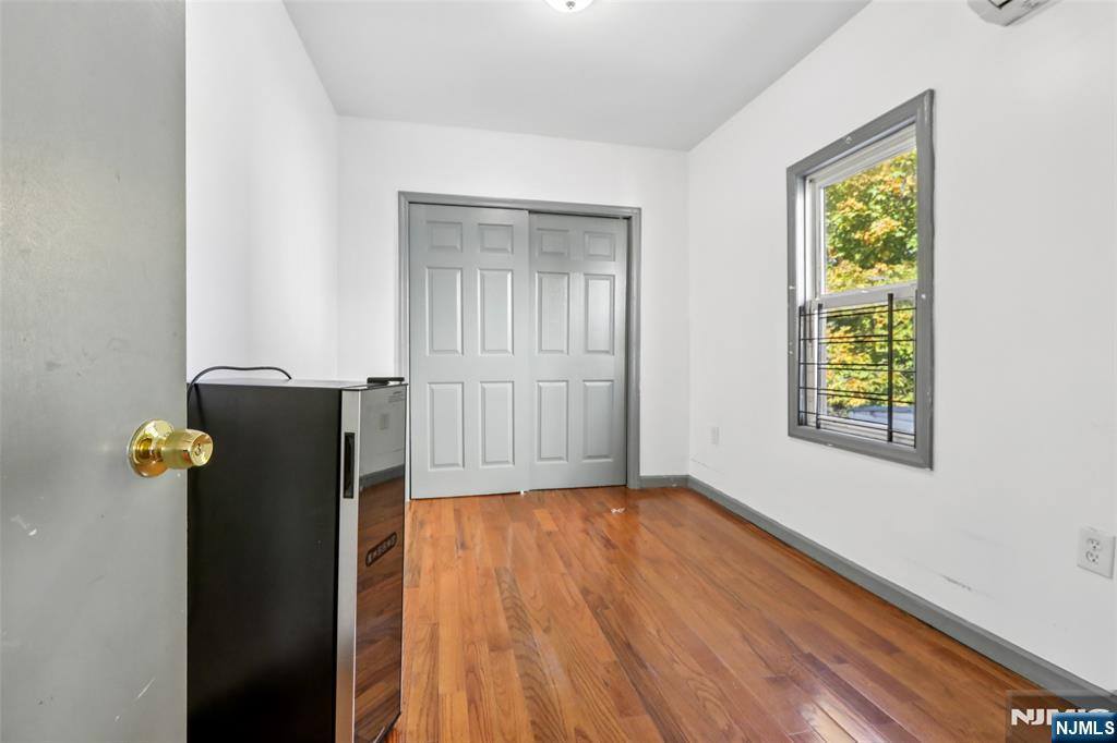 99 Alexander, Newark, NJ 07106