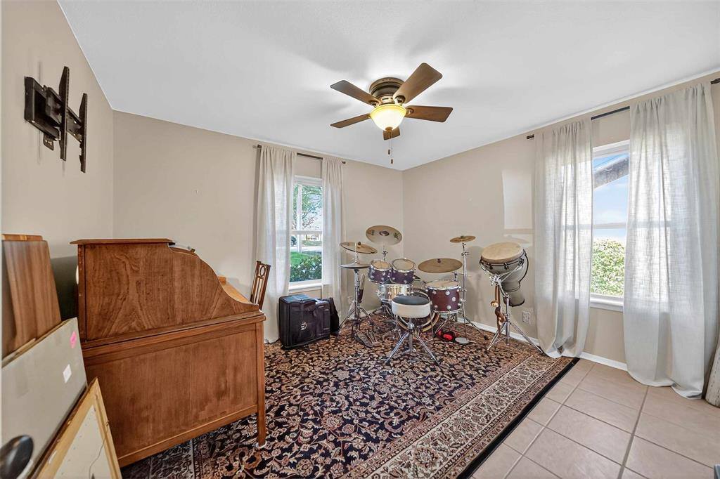 6828 Mandy Lane, Tyler, TX 75703