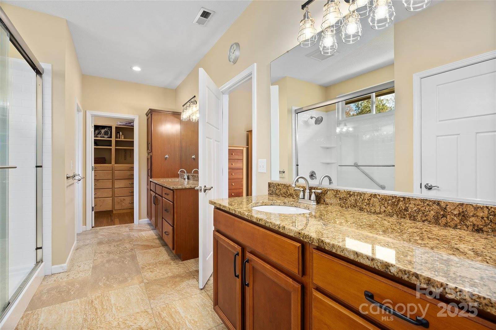 16 Farm Pond Lane, Candler, NC 28715